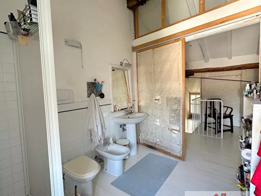 Immagine 25 di Villa in vendita  a Volpago Del Montello