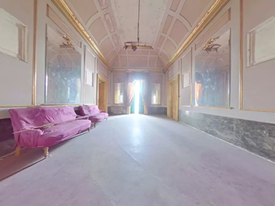 Immagine 2 di Palazzo in vendita  in Piazza Ignazio Ciaia a Fasano