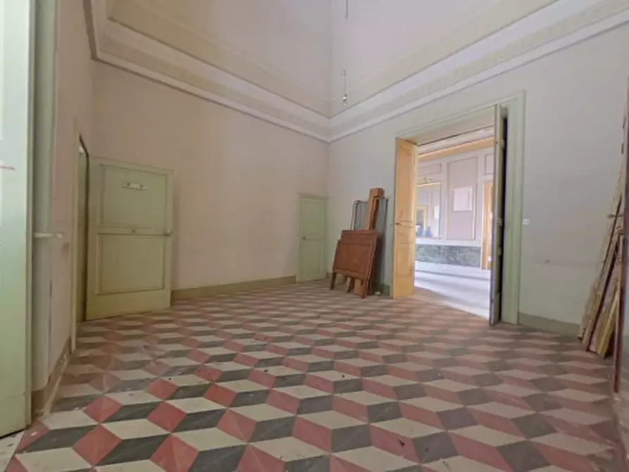 Immagine 7 di Palazzo in vendita  in Piazza Ignazio Ciaia a Fasano