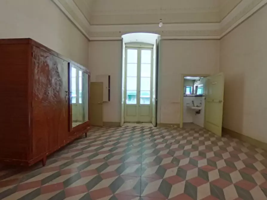 Immagine 8 di Palazzo in vendita  in Piazza Ignazio Ciaia a Fasano