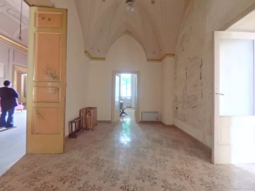 Immagine 10 di Palazzo in vendita  in Piazza Ignazio Ciaia a Fasano