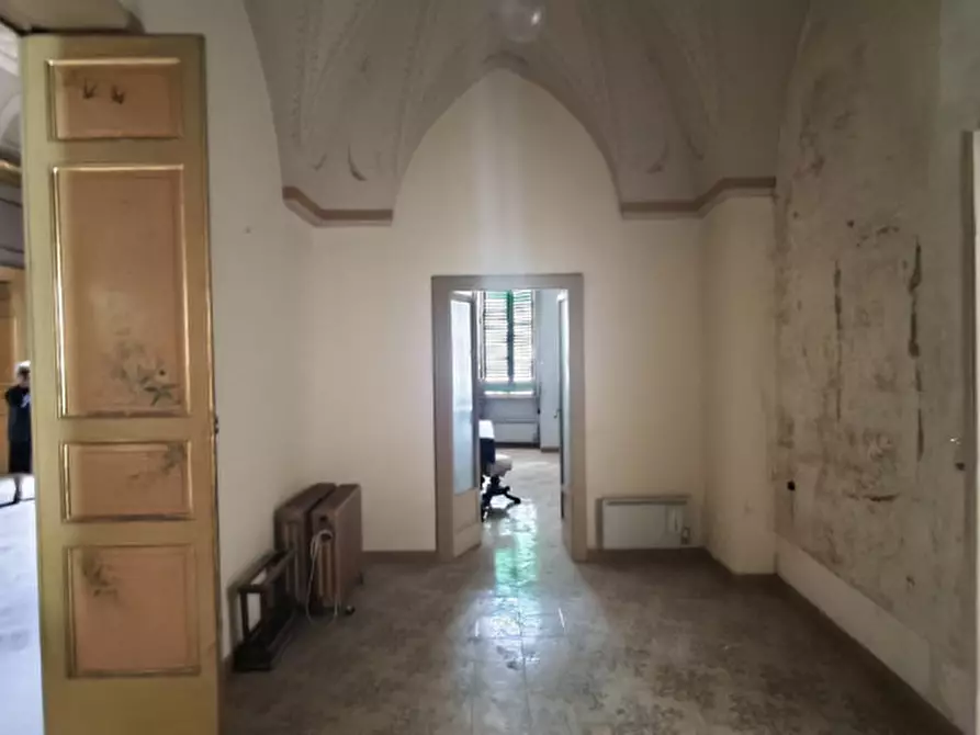 Immagine 11 di Palazzo in vendita  in Piazza Ignazio Ciaia a Fasano