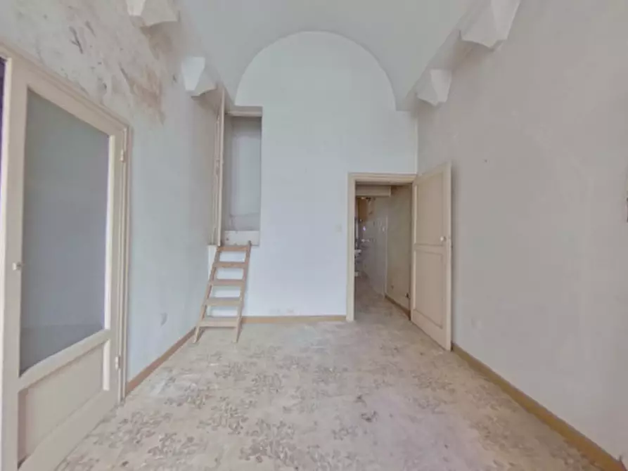 Immagine 12 di Palazzo in vendita  in Piazza Ignazio Ciaia a Fasano