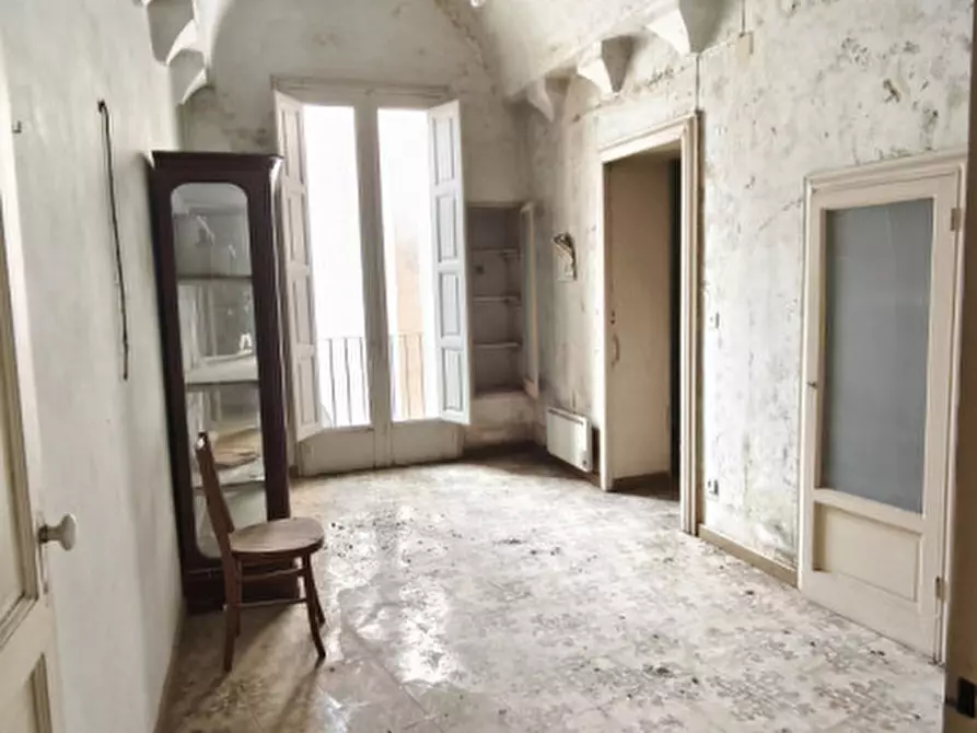 Immagine 13 di Palazzo in vendita  in Piazza Ignazio Ciaia a Fasano