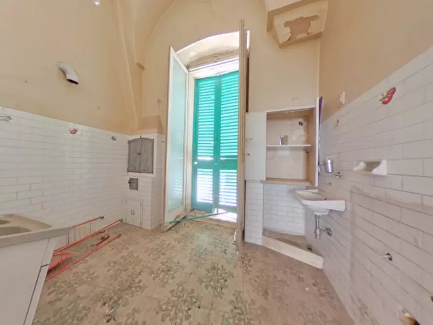 Immagine 16 di Palazzo in vendita  in Piazza Ignazio Ciaia a Fasano