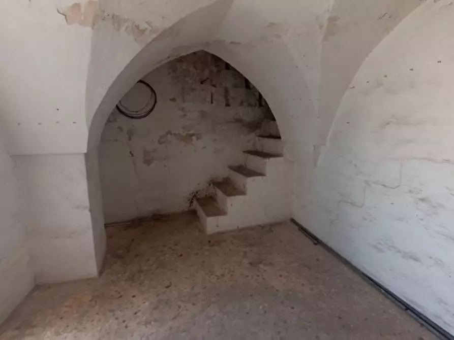 Immagine 27 di Palazzo in vendita  in Piazza Ignazio Ciaia a Fasano