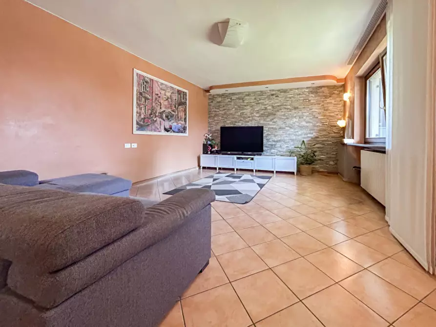 Immagine 2 di Appartamento in vendita  in Via Val di sole a Bussolengo