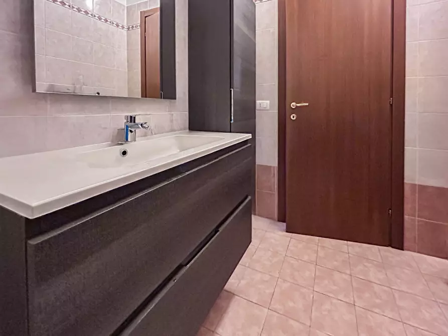 Immagine 29 di Appartamento in vendita  in Via Val di sole a Bussolengo