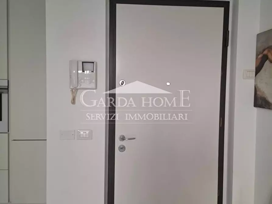 Immagine 7 di Appartamento in vendita  in Via Vittorio Veneto a Desenzano Del Garda