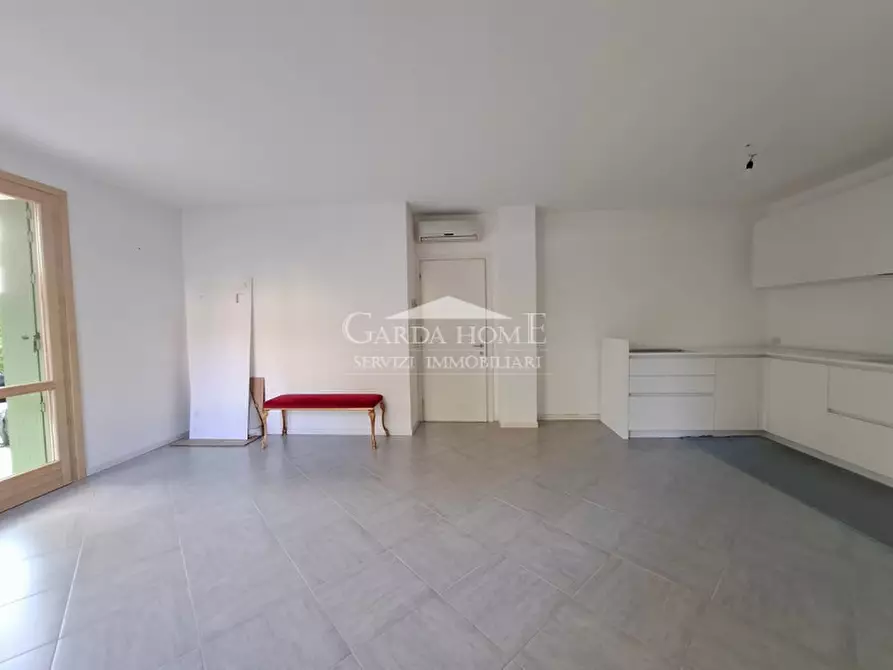 Immagine 9 di Appartamento in vendita  in Via Vittorio Veneto a Desenzano Del Garda