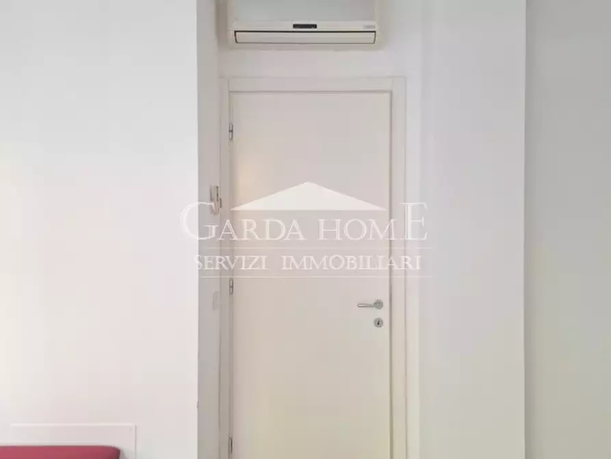 Immagine 10 di Appartamento in vendita  in Via Vittorio Veneto a Desenzano Del Garda