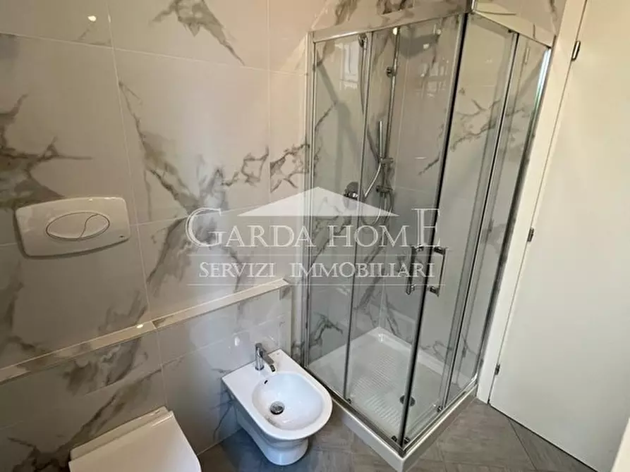 Immagine 16 di Appartamento in vendita  in Via Vittorio Veneto a Desenzano Del Garda