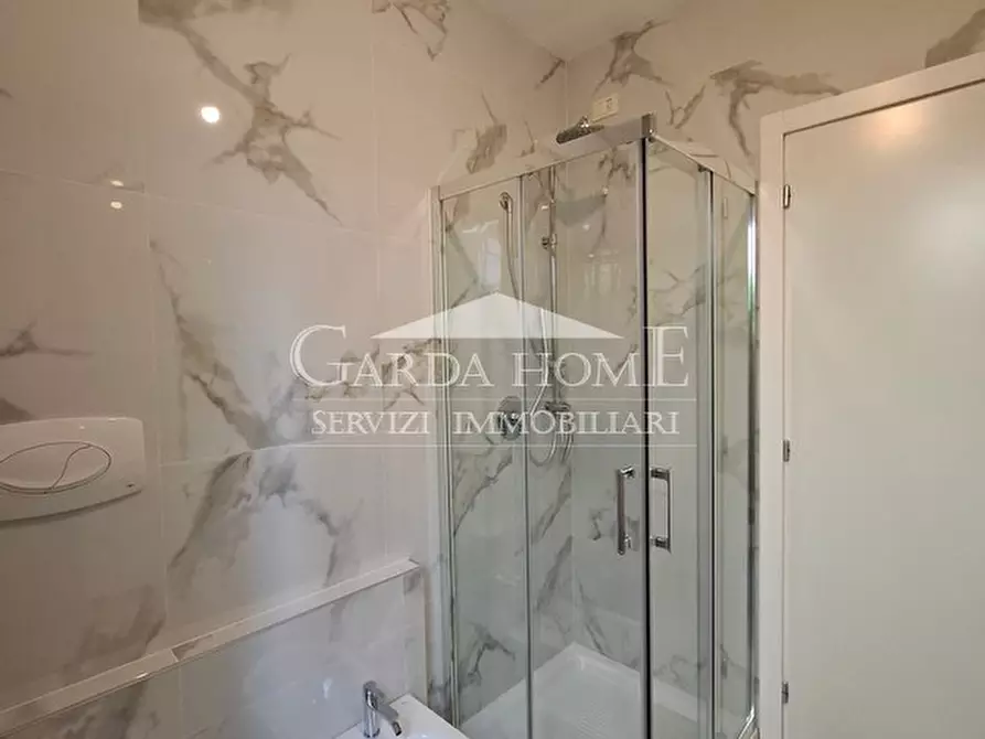 Immagine 20 di Appartamento in vendita  in Via Vittorio Veneto a Desenzano Del Garda