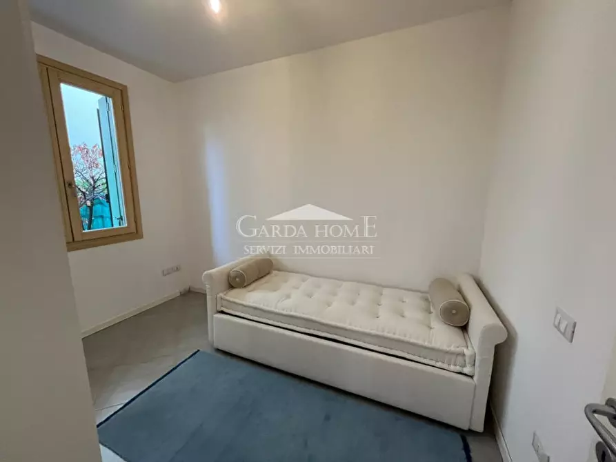 Immagine 23 di Appartamento in vendita  in Via Vittorio Veneto a Desenzano Del Garda