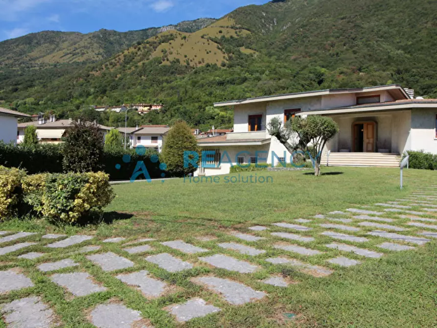 Immagine 2 di Villa in vendita  in Via Martiri della Libertà a Caltrano