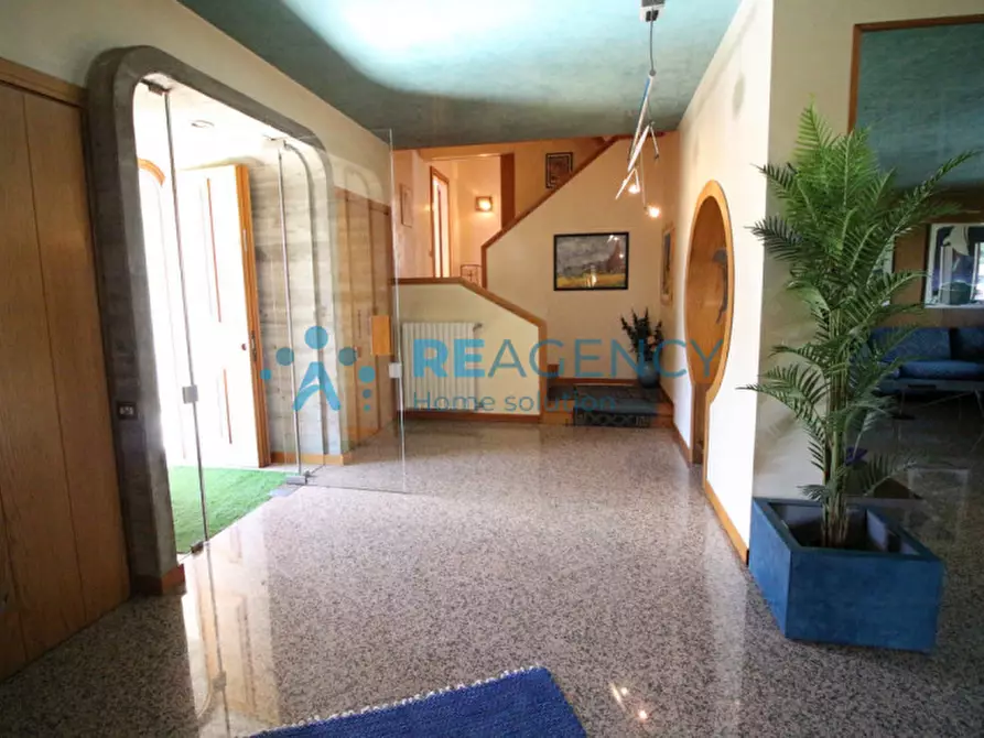 Immagine 4 di Villa in vendita  in Via Martiri della Libertà a Caltrano