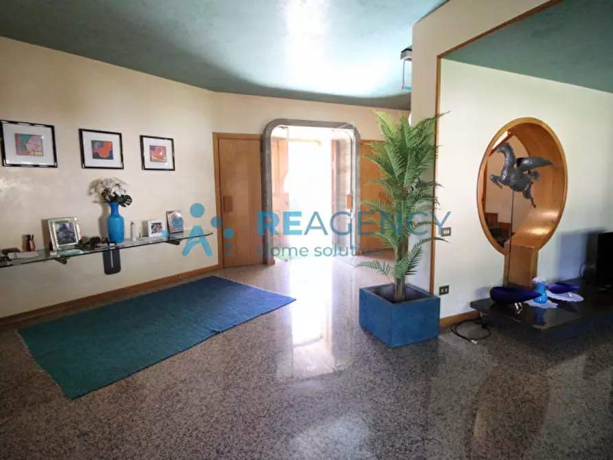 Immagine 5 di Villa in vendita  in Via Martiri della Libertà a Caltrano