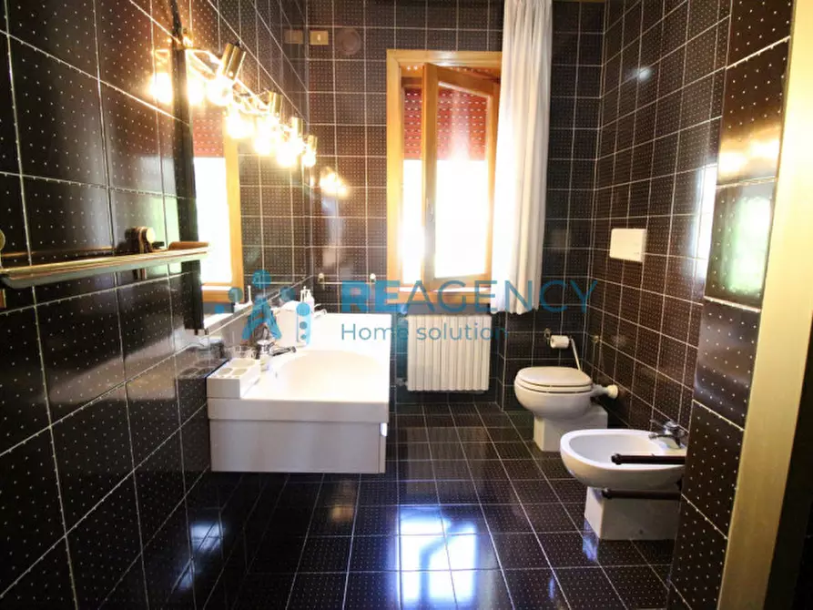 Immagine 17 di Villa in vendita  in Via Martiri della Libertà a Caltrano