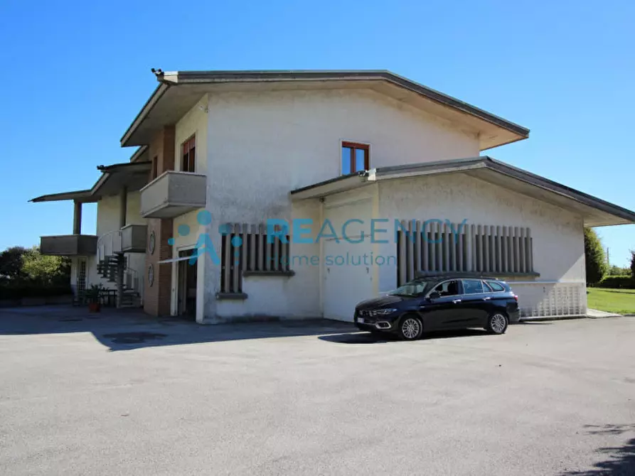 Immagine 35 di Villa in vendita  in Via Martiri della Libertà a Caltrano