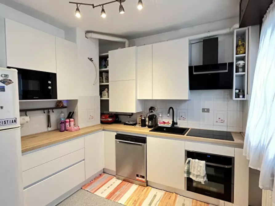 Immagine 10 di Appartamento in vendita  in Via Passeggiata Rossini a Buccinasco