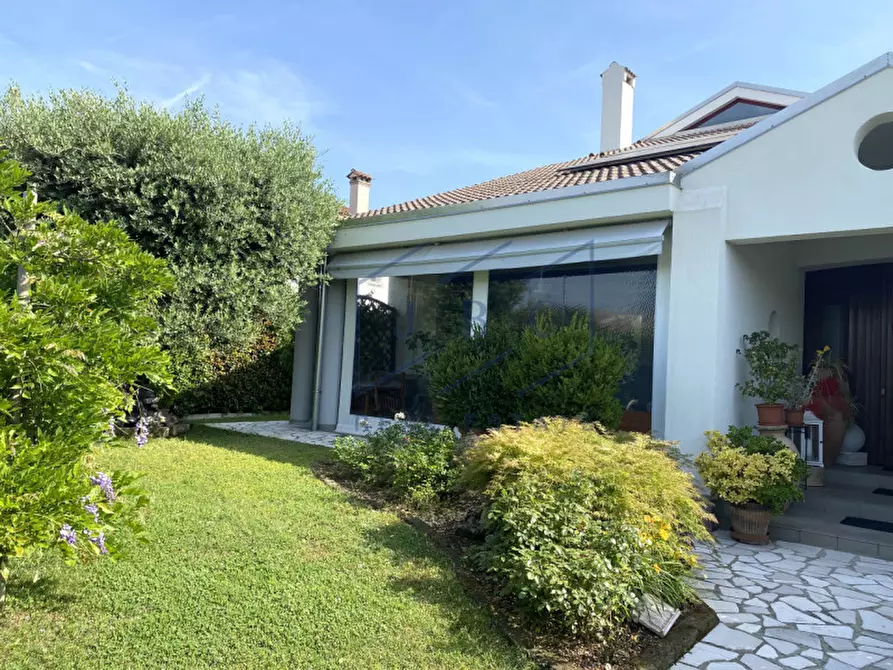 Immagine 3 di Villa in vendita  a Pramaggiore