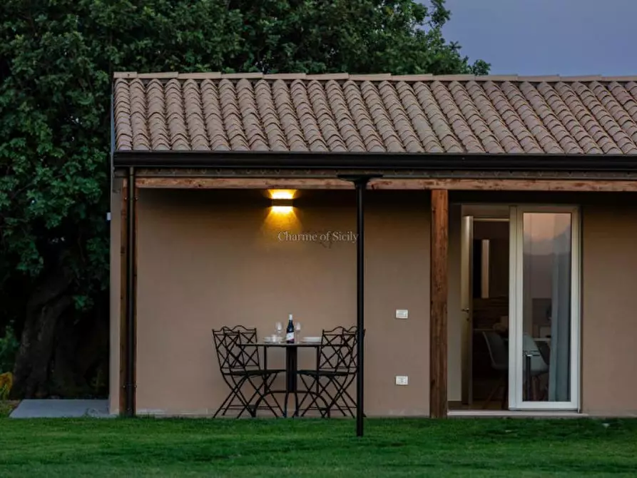 Immagine 4 di Attività commerciale in vendita  a Noto