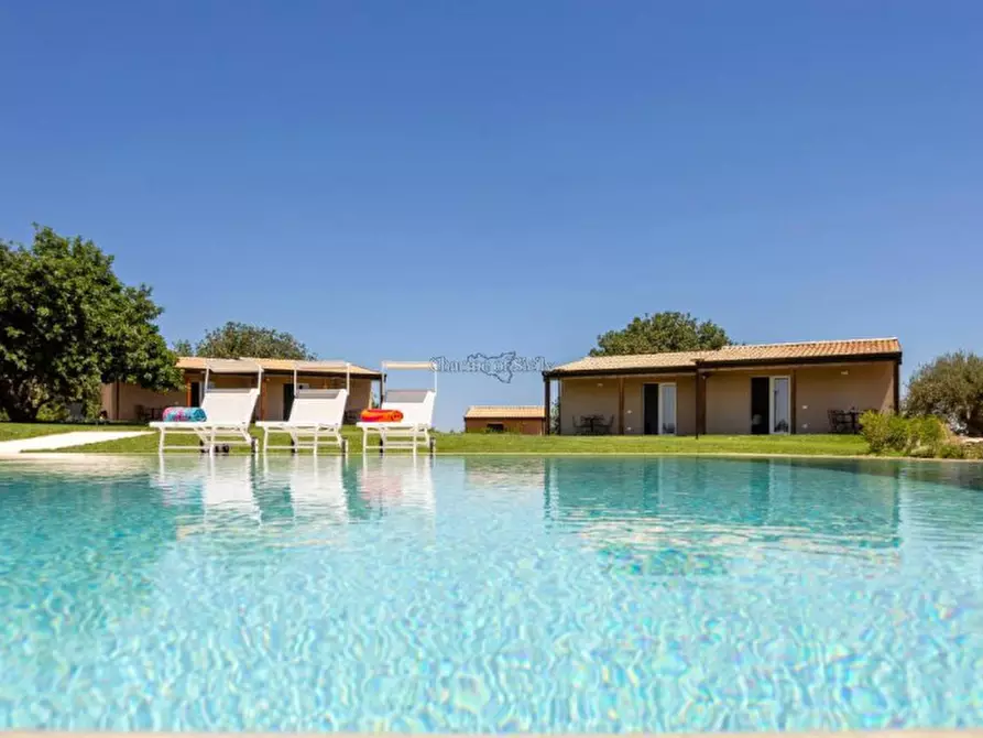 Immagine 7 di Attività commerciale in vendita  a Noto