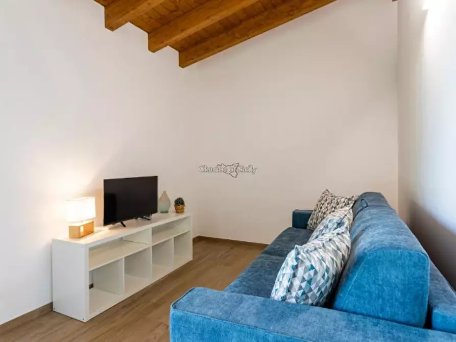 Immagine 8 di Attività commerciale in vendita  a Noto