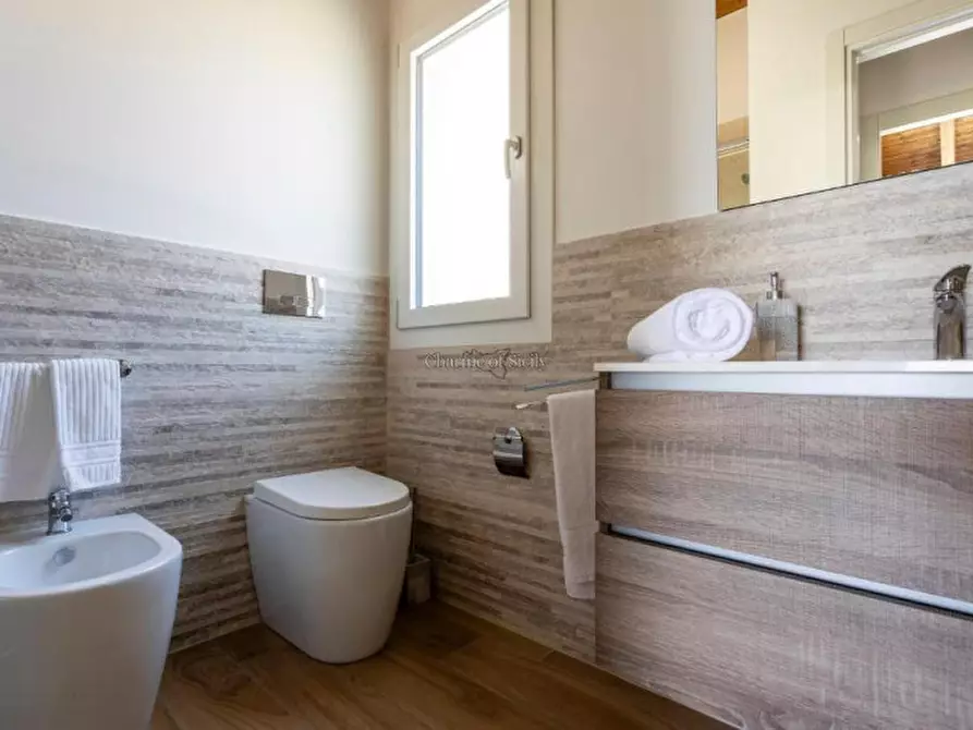 Immagine 17 di Attività commerciale in vendita  a Noto