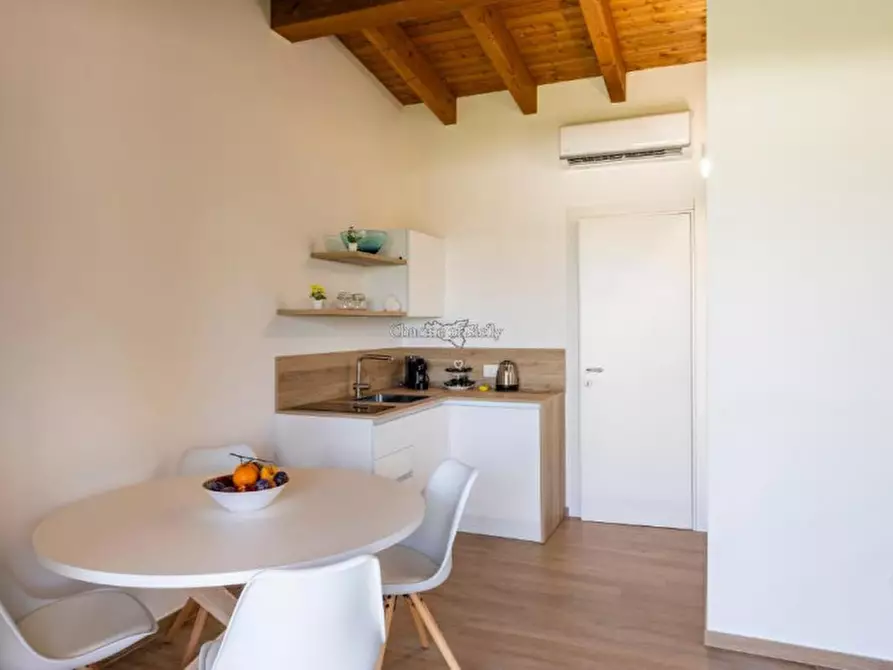 Immagine 30 di Attività commerciale in vendita  a Noto