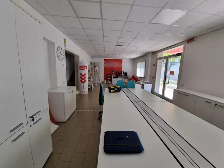 Immagine 4 di Capannone industriale in vendita  a Pontelongo