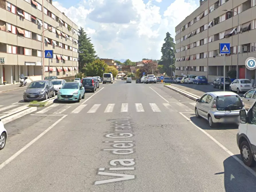 Immagine 3 di Negozio in vendita  in Via dei Girasoli a Guidonia Montecelio