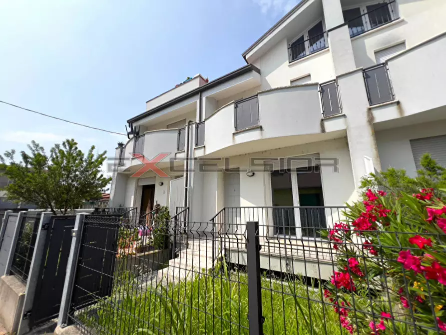 casa indipendente in vendita a Chioggia in zona Cavanella d'Adige