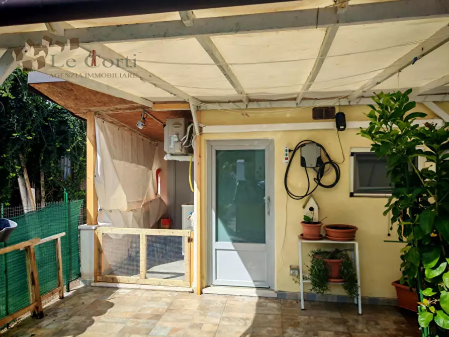 Immagine 17 di Appartamento in vendita  in via pontedera 1 a Lonigo