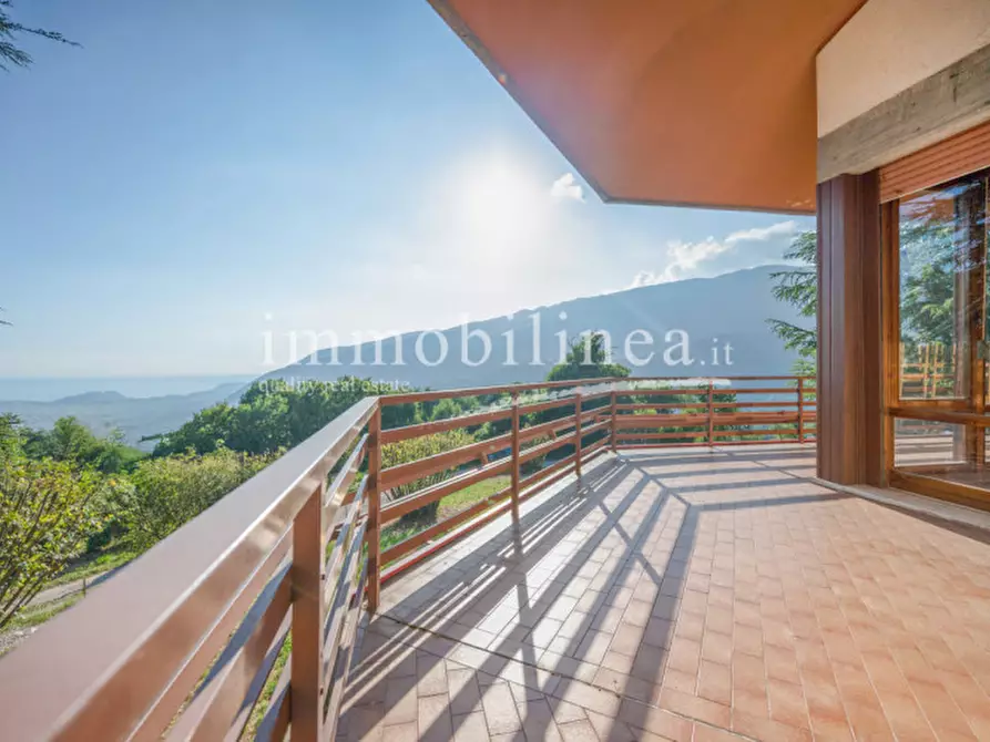 Immagine 1 di Villa in vendita  in LOCALITA' SPIAZZI PIANI n. SNC Piano T-1 a Caprino Veronese