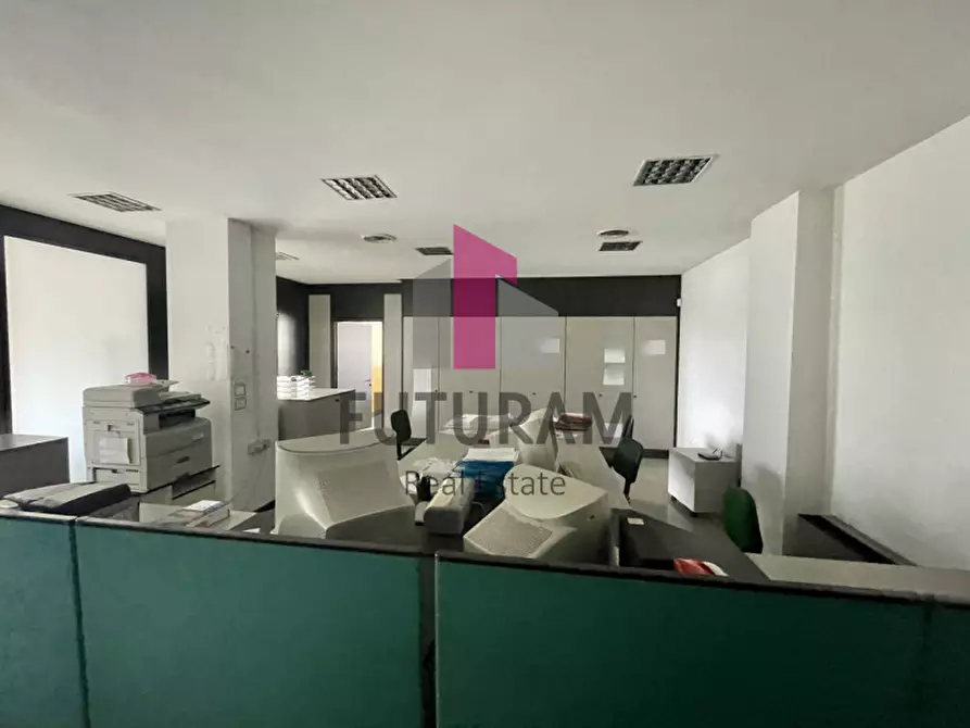 Immagine 3 di Ufficio in vendita  a Padova