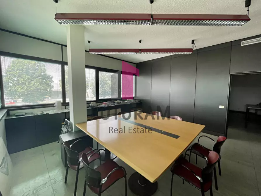 Immagine 12 di Ufficio in vendita  a Padova