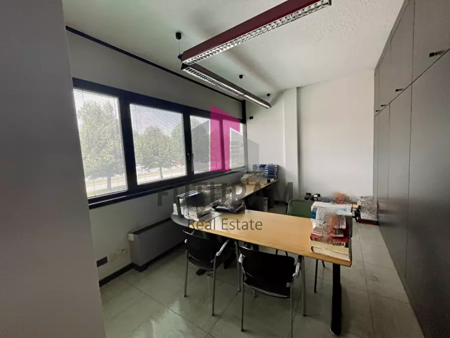 Immagine 15 di Ufficio in vendita  a Padova