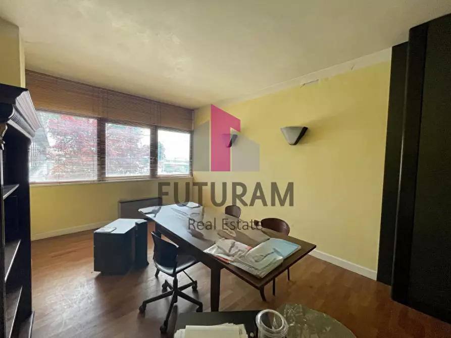 Immagine 18 di Ufficio in vendita  a Padova