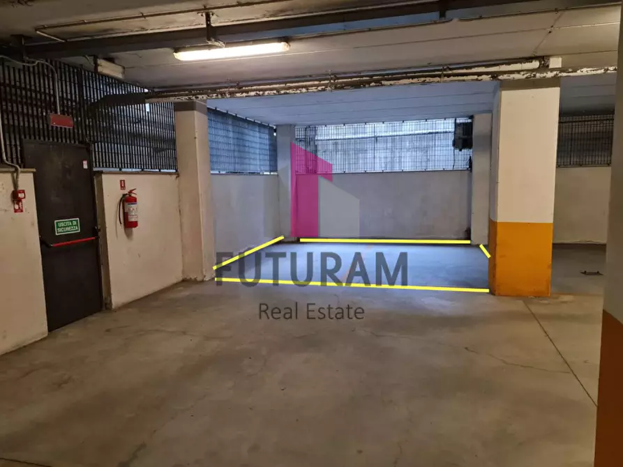 Immagine 23 di Ufficio in vendita  a Padova