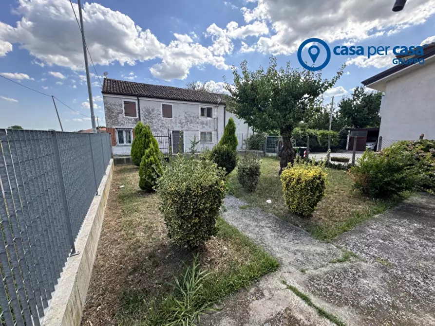 Immagine 1 di Casa bifamiliare in vendita  in via roma 993 a Bosaro