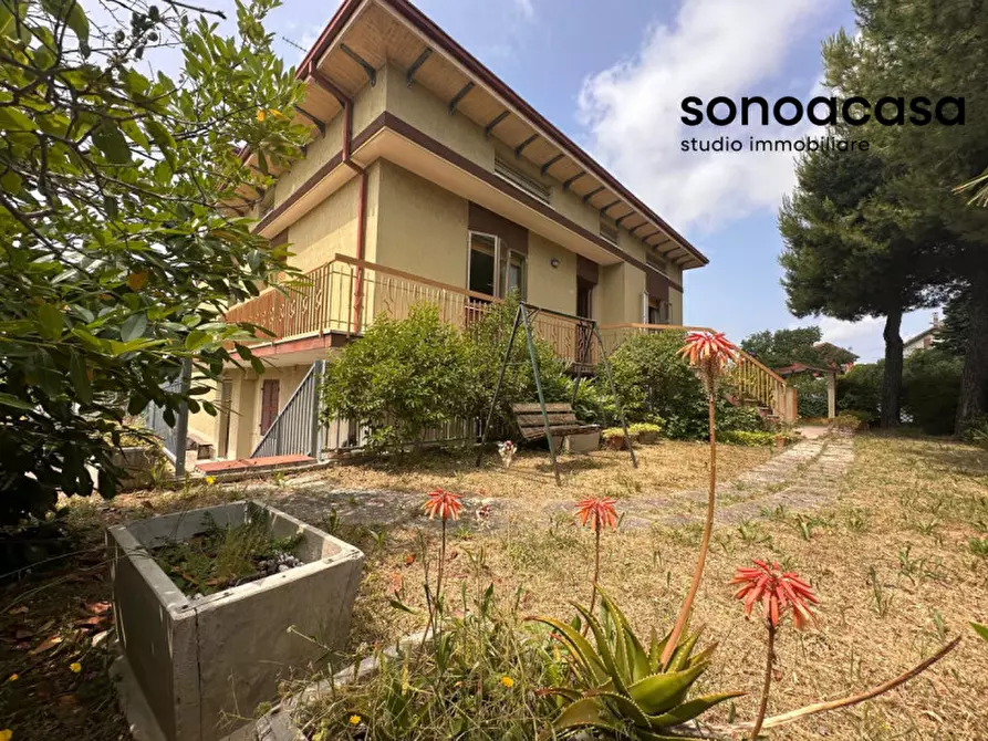 Immagine 1 di Casa indipendente in vendita  in Strada Mondolfo, 18 a San Costanzo