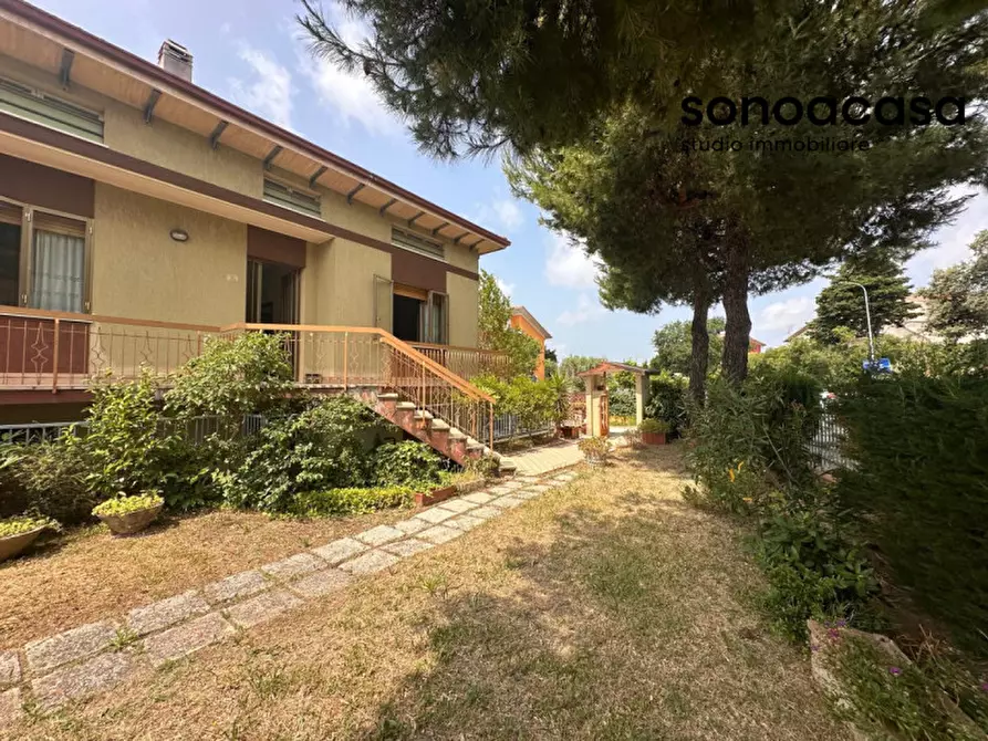 Immagine 7 di Casa indipendente in vendita  in Strada Mondolfo, 18 a San Costanzo