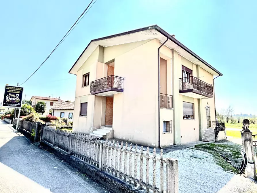 Immagine 1 di Appartamento in vendita  in Via Vittorio Veneto a Colle Umberto