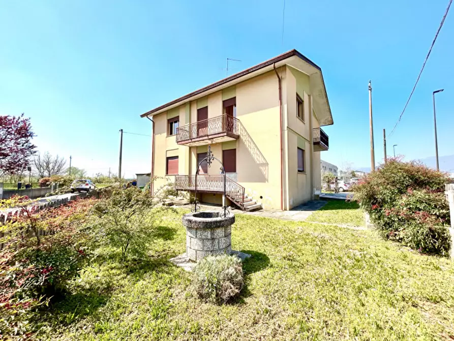 Immagine 2 di Appartamento in vendita  in Via Vittorio Veneto a Colle Umberto