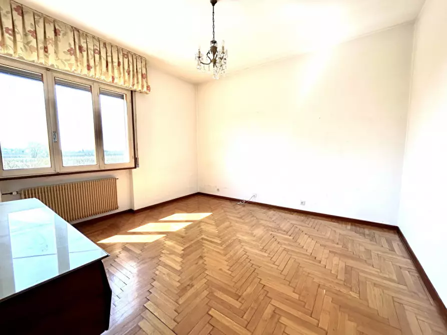 Immagine 8 di Appartamento in vendita  in Via Vittorio Veneto a Colle Umberto