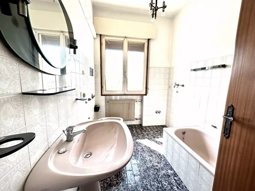 Immagine 9 di Appartamento in vendita  in Via Vittorio Veneto a Colle Umberto