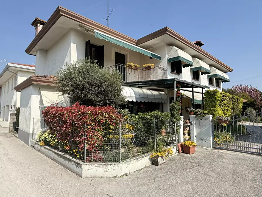 Immagine 1 di Casa indipendente in vendita  in Riviera Pompeo Molmenti 62 a Motta Di Livenza