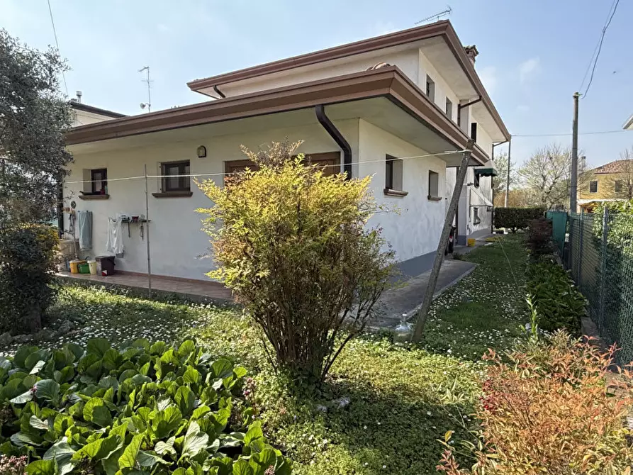 Immagine 3 di Casa indipendente in vendita  in Riviera Pompeo Molmenti 62 a Motta Di Livenza