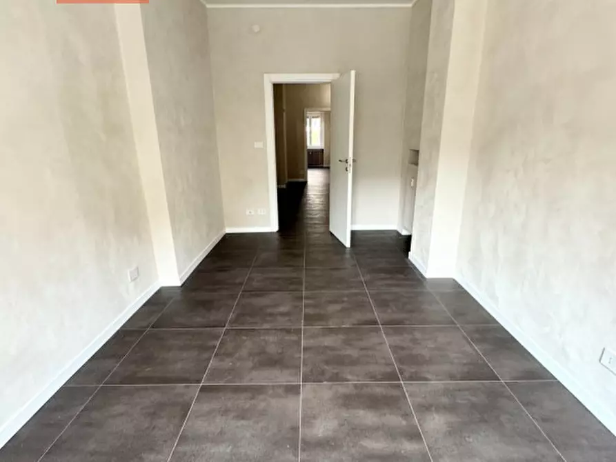 Immagine 3 di Ufficio in vendita  in Via Enrico Cialdini 19 a Torino